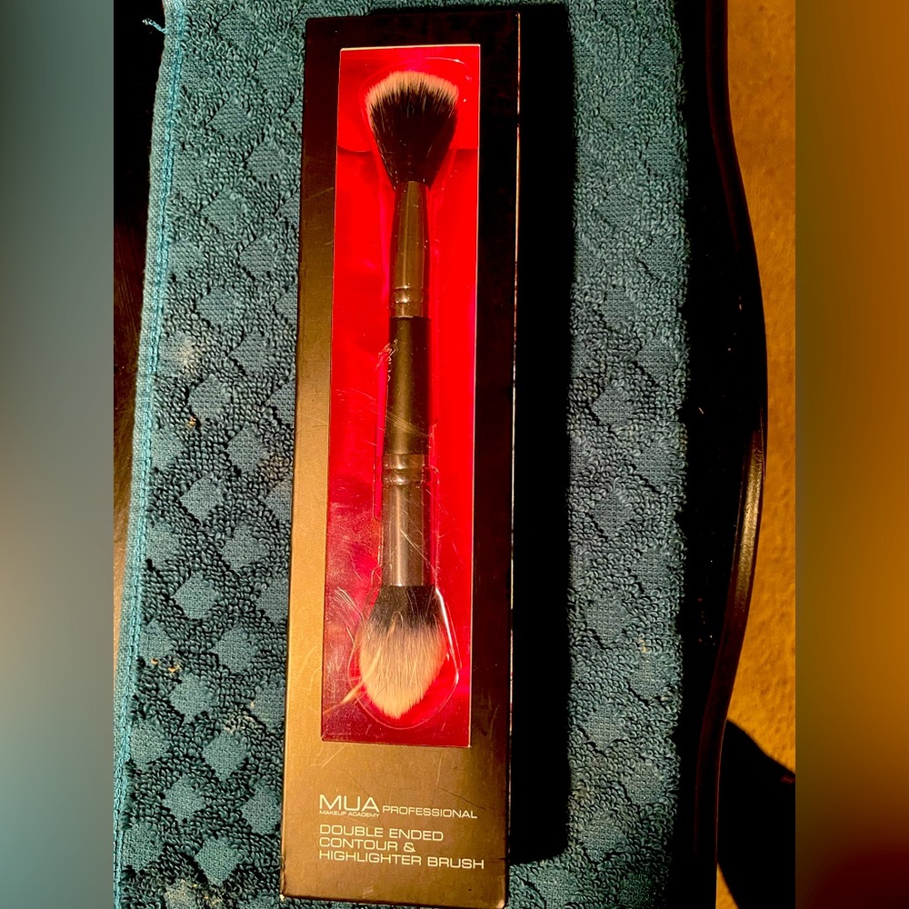 MUA professional Contour & Highlighter Brush
